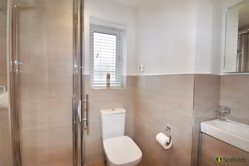 En suite 3.jpg