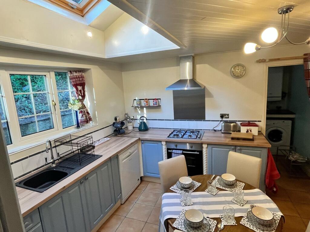 Kitchen / Breakfast Room