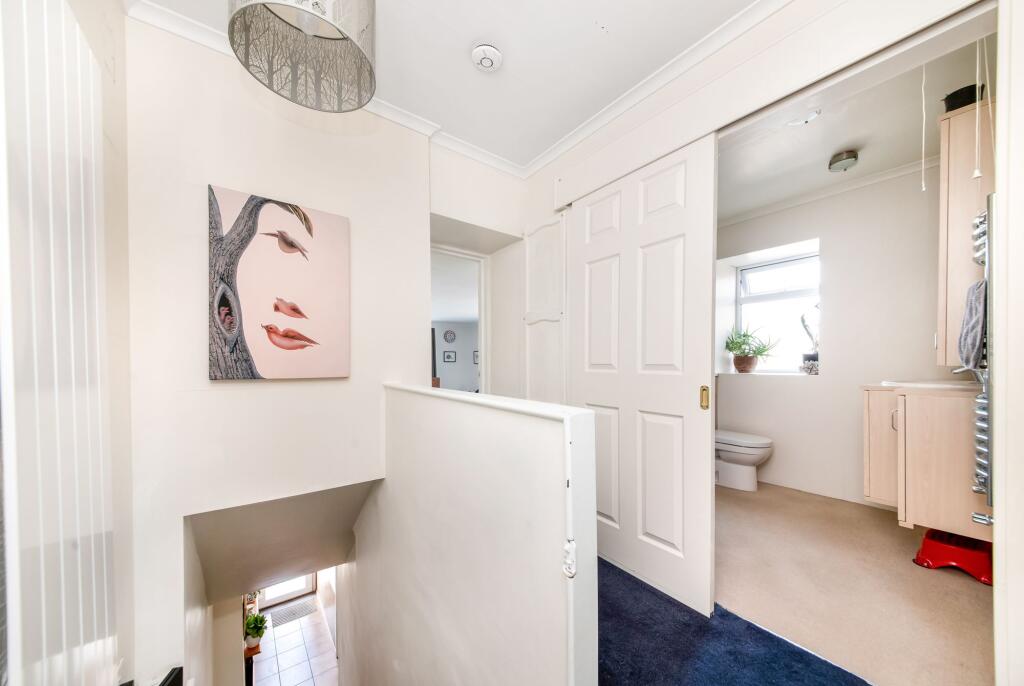 FIRST FLOOR LANDING