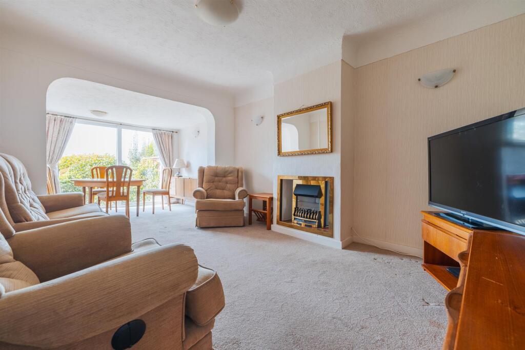 15 Bendee Ave-18.jpg