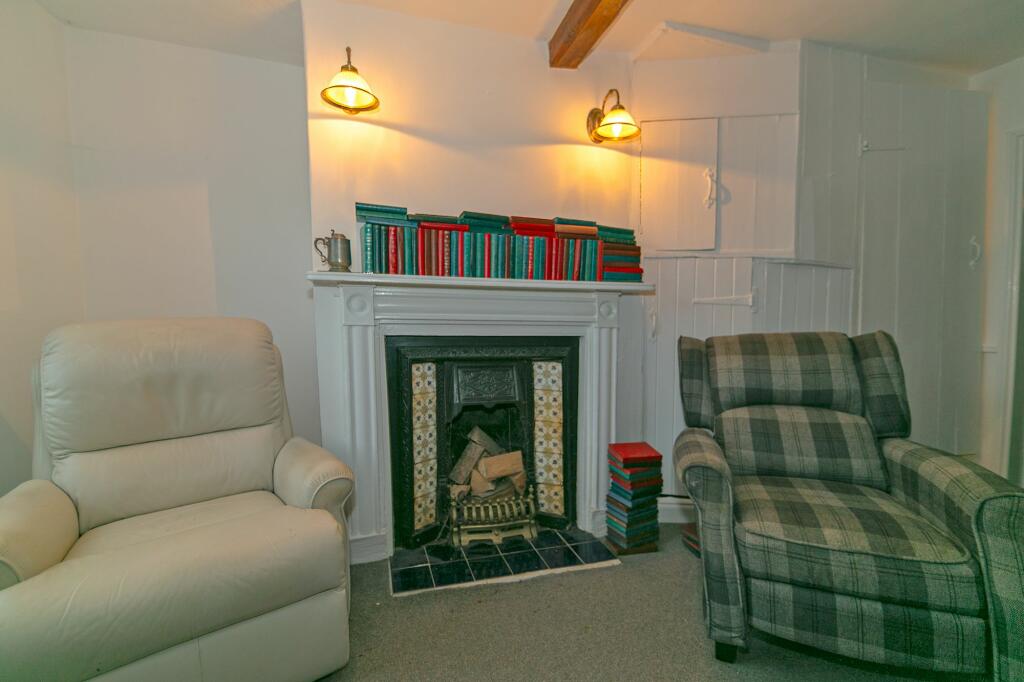 LOUNGE/ DINING ROOM
