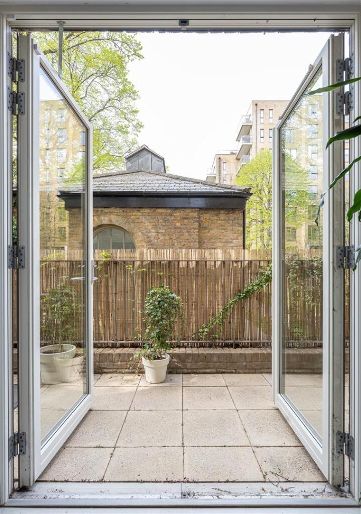 Richard Tress Way, E3