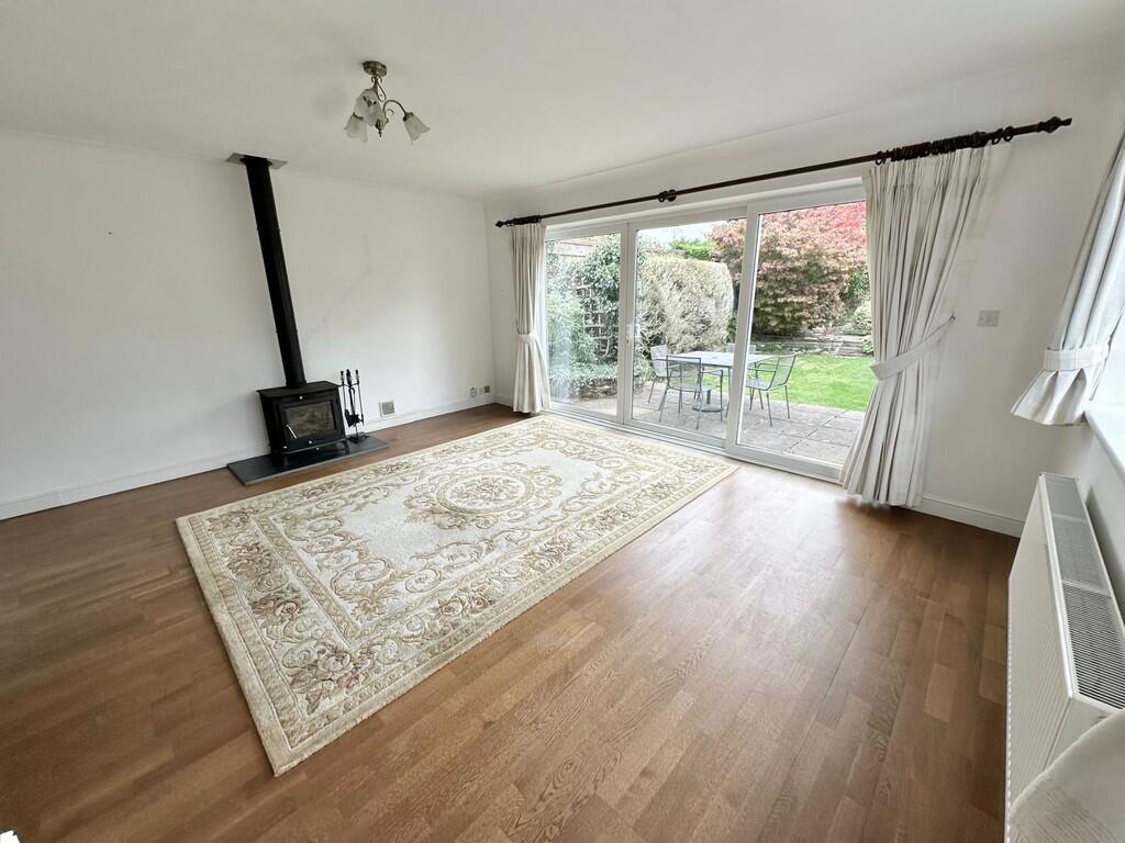 IMG-20251019-WA00...