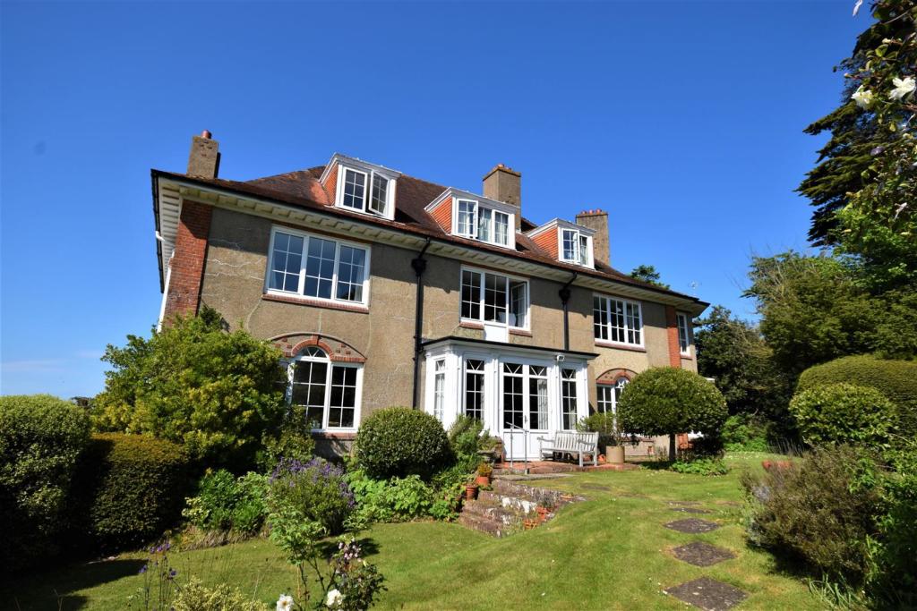 Rear Elevation..JPG