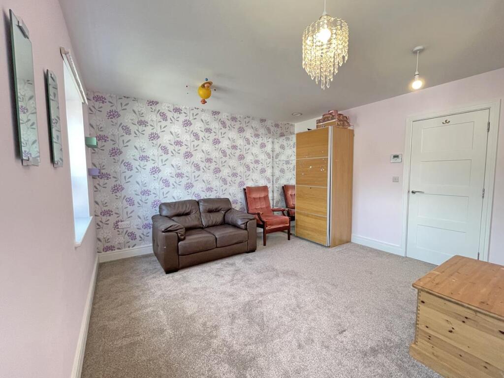 Solar Crescent 12 - Bed 2.....jpg