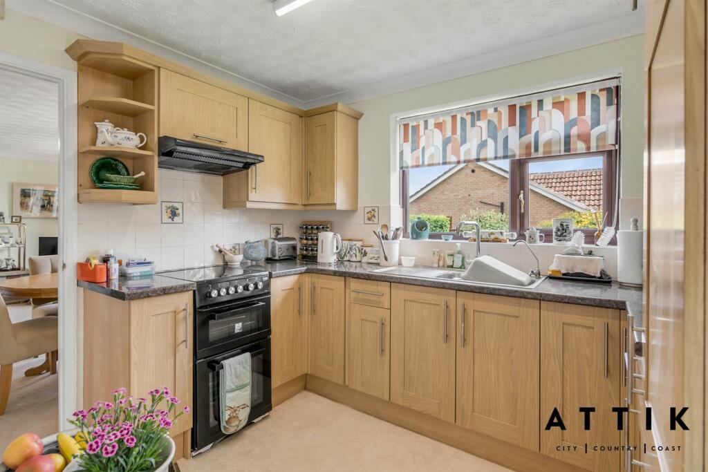 27 Dakings Drift halesworth IP19 8TQ (24).jpg