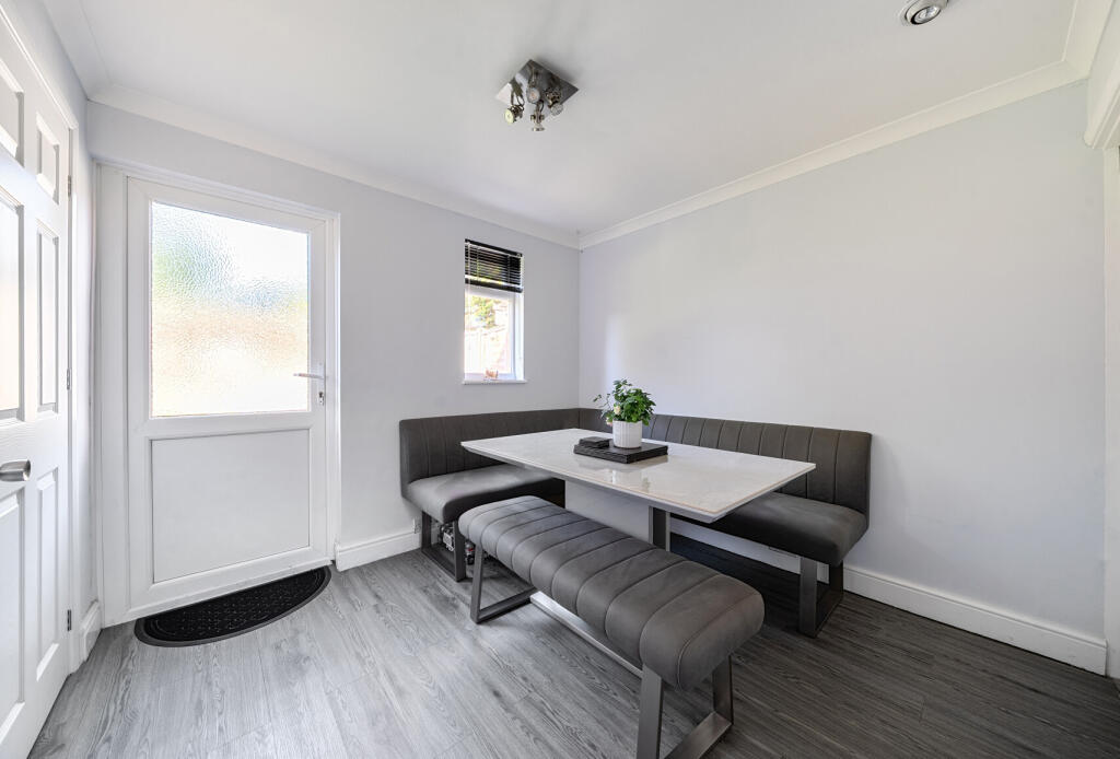 1353403-8-68c3e8e...