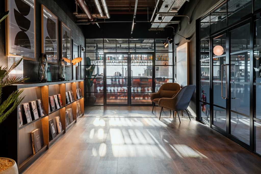 Resident cafe/bar