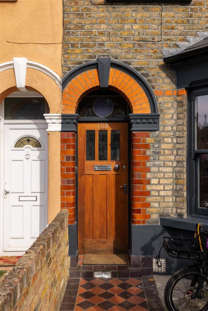 Gosport Road , E17
