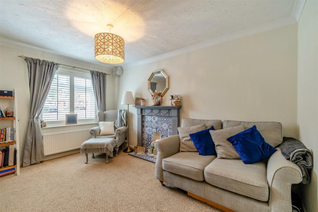 8616413-interior02v2.jpg