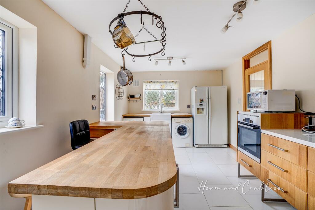 Avonridge, Thornhill, HernCrabtree (7).jpg