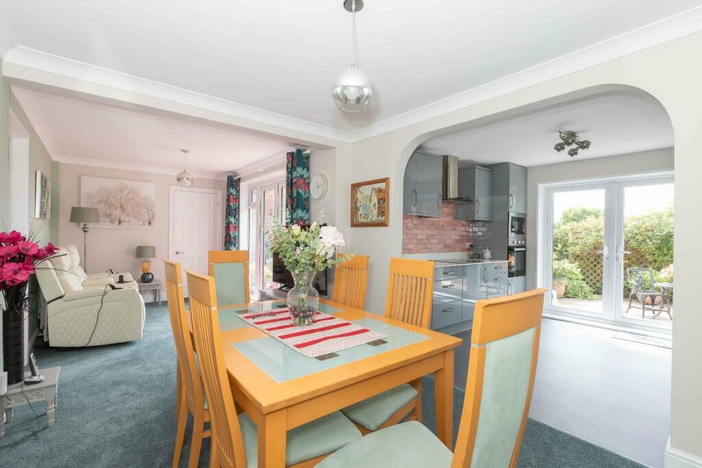 1 Burnside Crescent_6.JPG