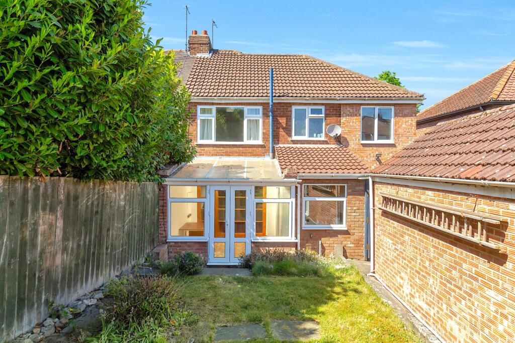 86 Thief Lane - Rear