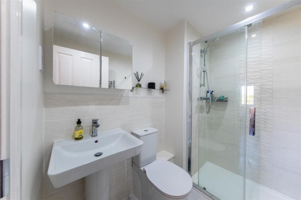 76 Ravencroft Street -032.jpg