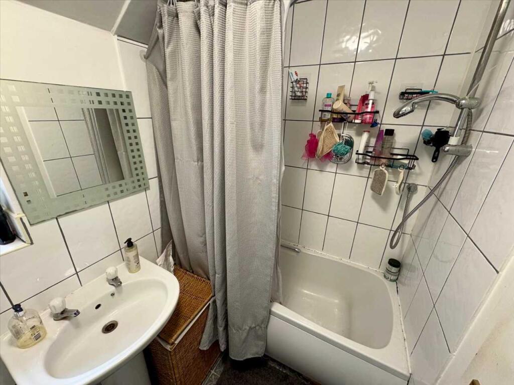Bathroom (Flat)