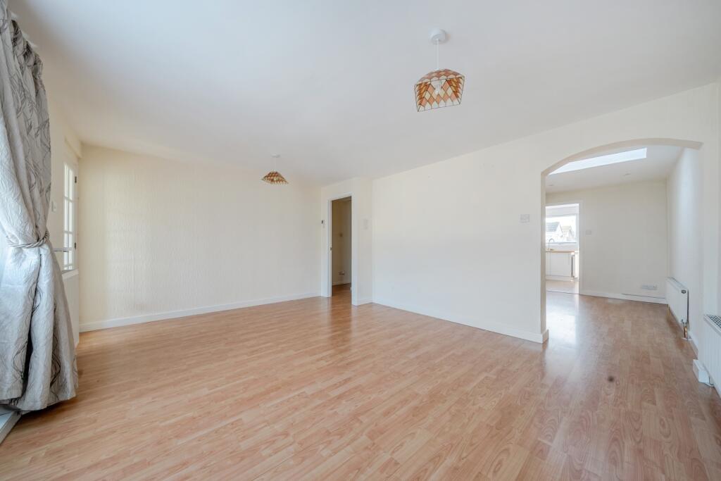 1385072-5-69258eb34e115