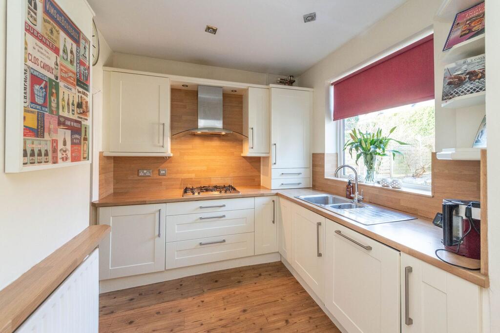 KITCHEN DINER AND LOUNGE