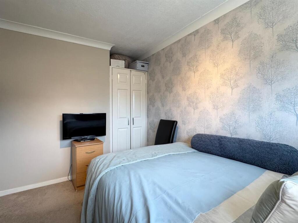 Third bedroom 2.jpg