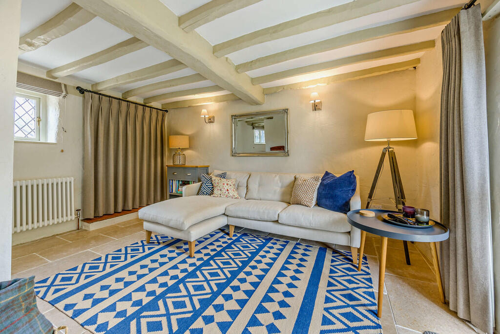 8649775-interior0...