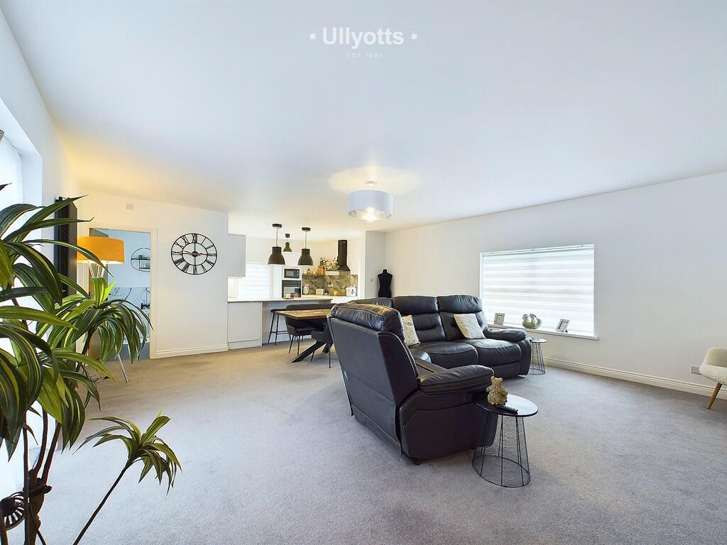 Lounge/Dining/Kit...