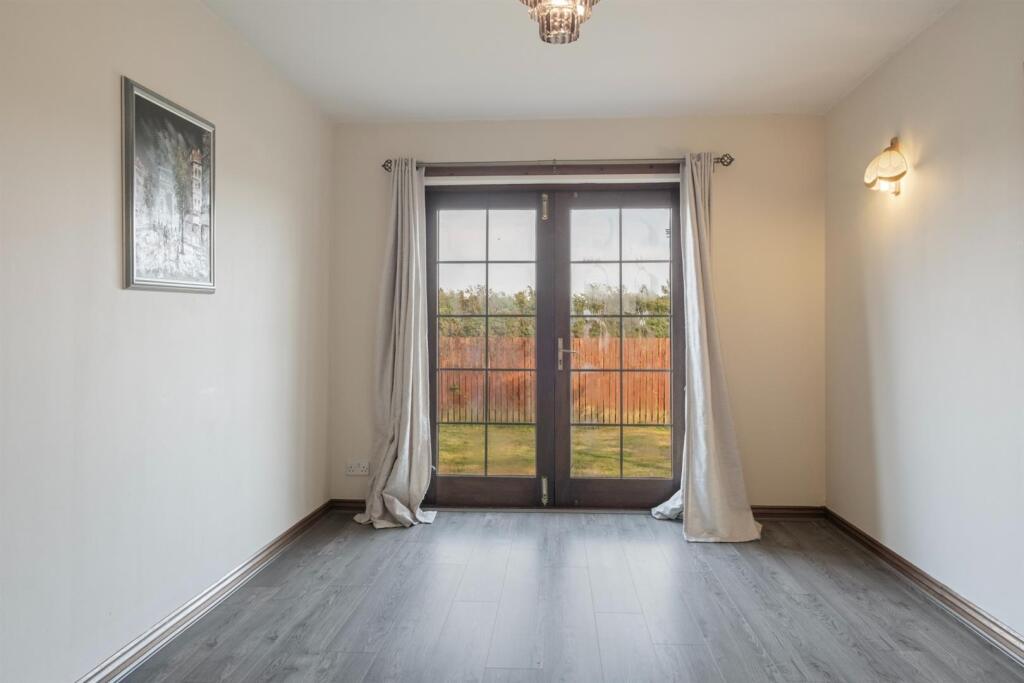 05 - Dining Room.jpg