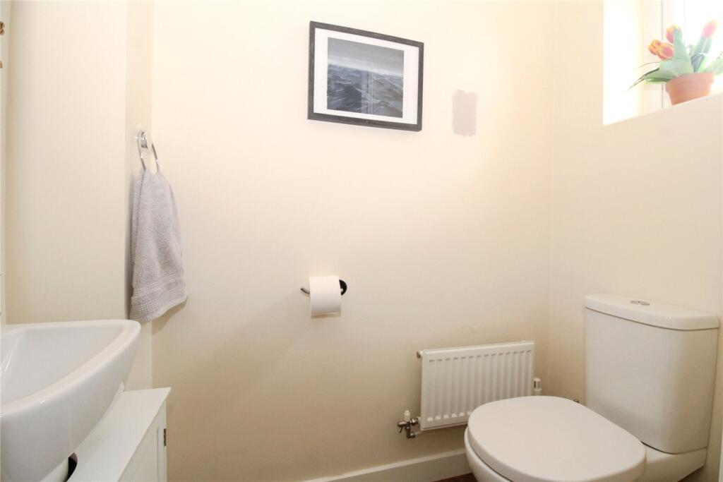 Cloakroom/Wc