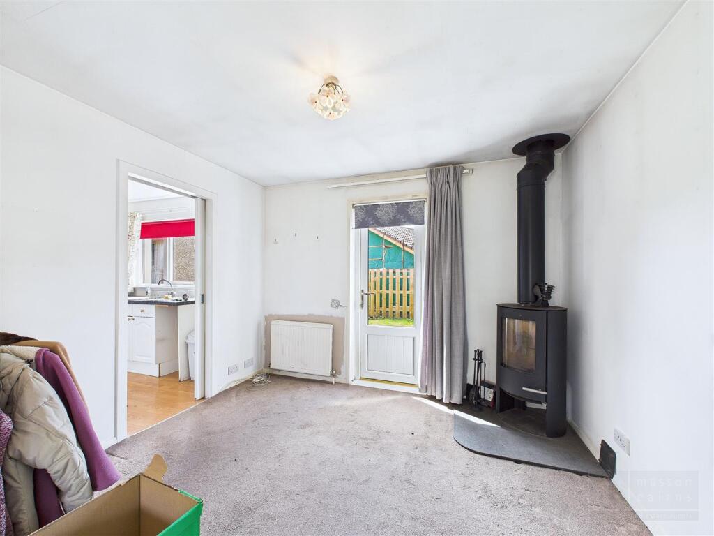 Sitting Room &amp; Dining Area