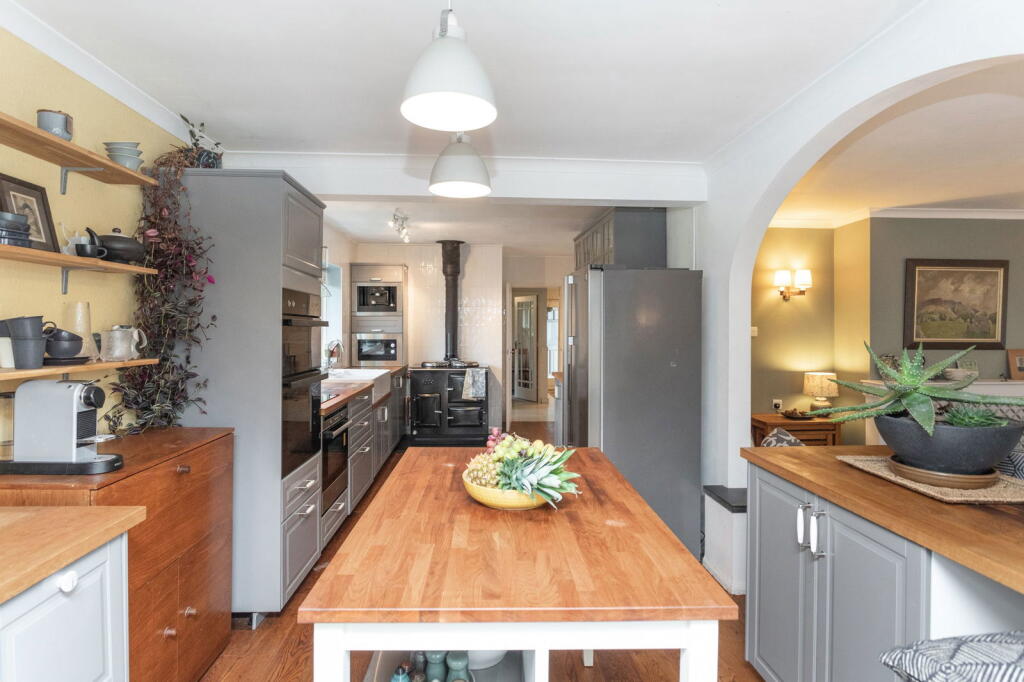 Badgers Sett, Cow Brow, Lupton, Carnforth, LA6 1PQ