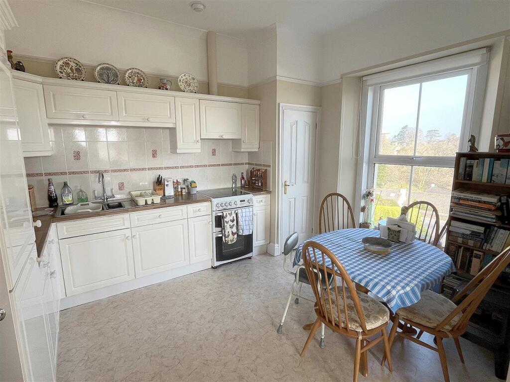 Kitchen Breakfast Room.jpg