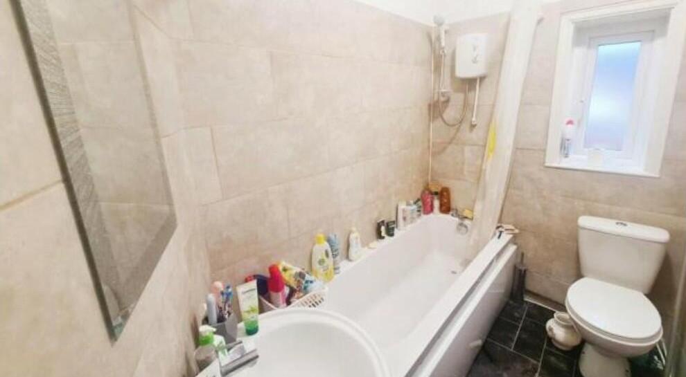 Carlton Bathroom.jpg