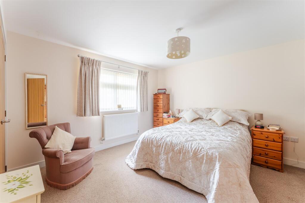 1A Elm Close Yatton BS49 4EL 20.jpg
