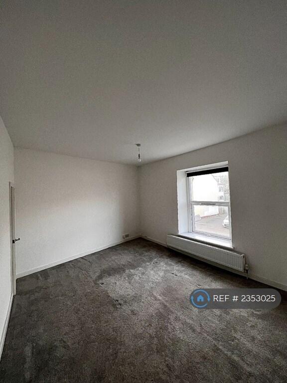 2nd Floor Large Double Bedroom 