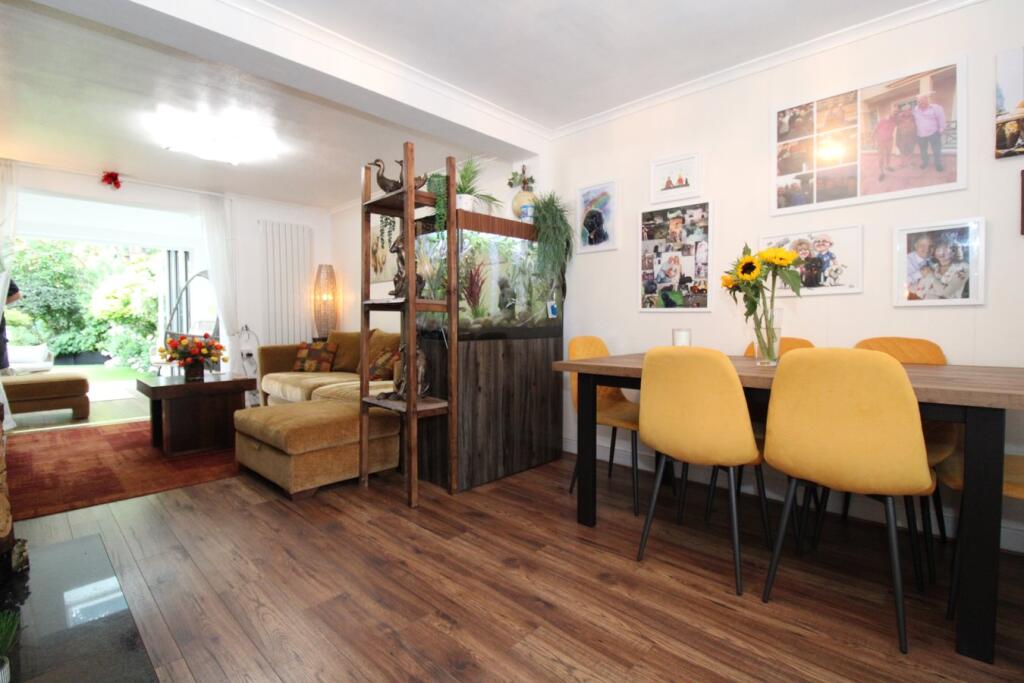 lOUNGE/DINER
