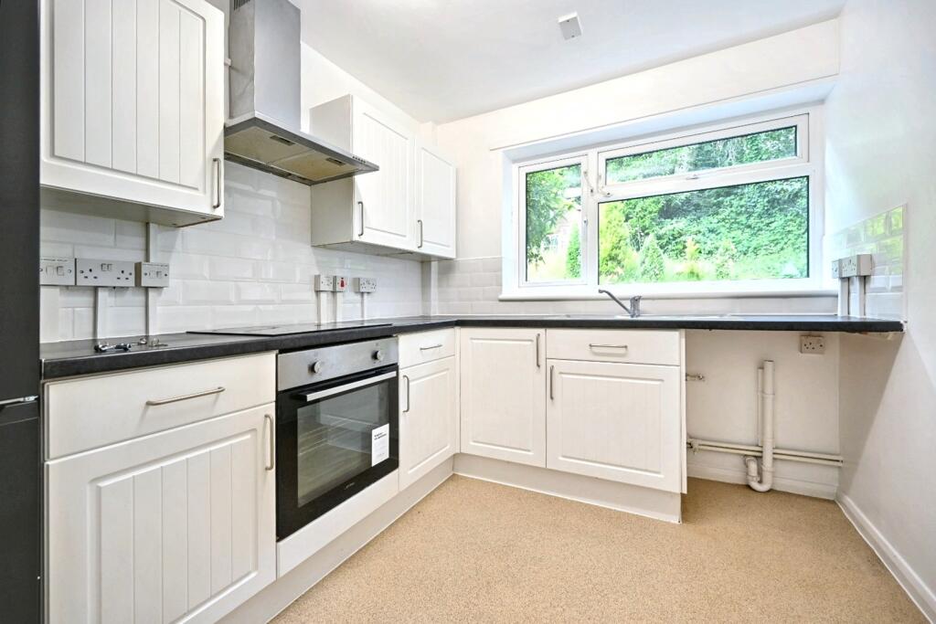 Flat 27, The Hill, Church Hill, Caterham, CR3 6SD