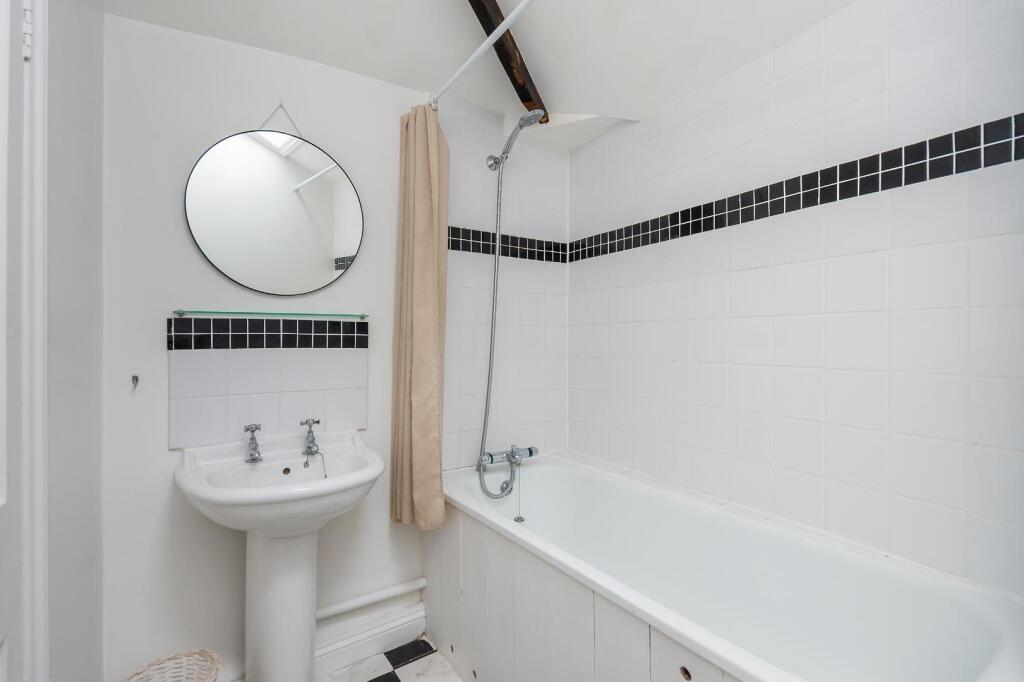 WSLPCN - Bathroom B.jpg