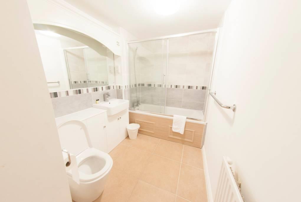 Bathroom        .jpg