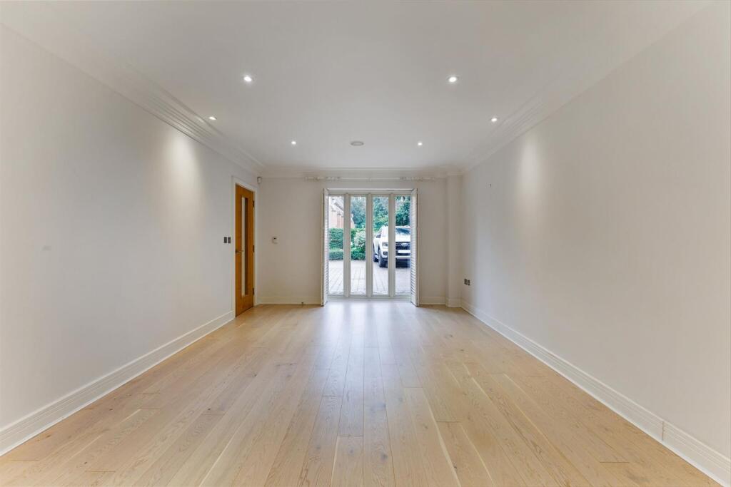 95877_1-Martingales-Close (4)_low.jpg