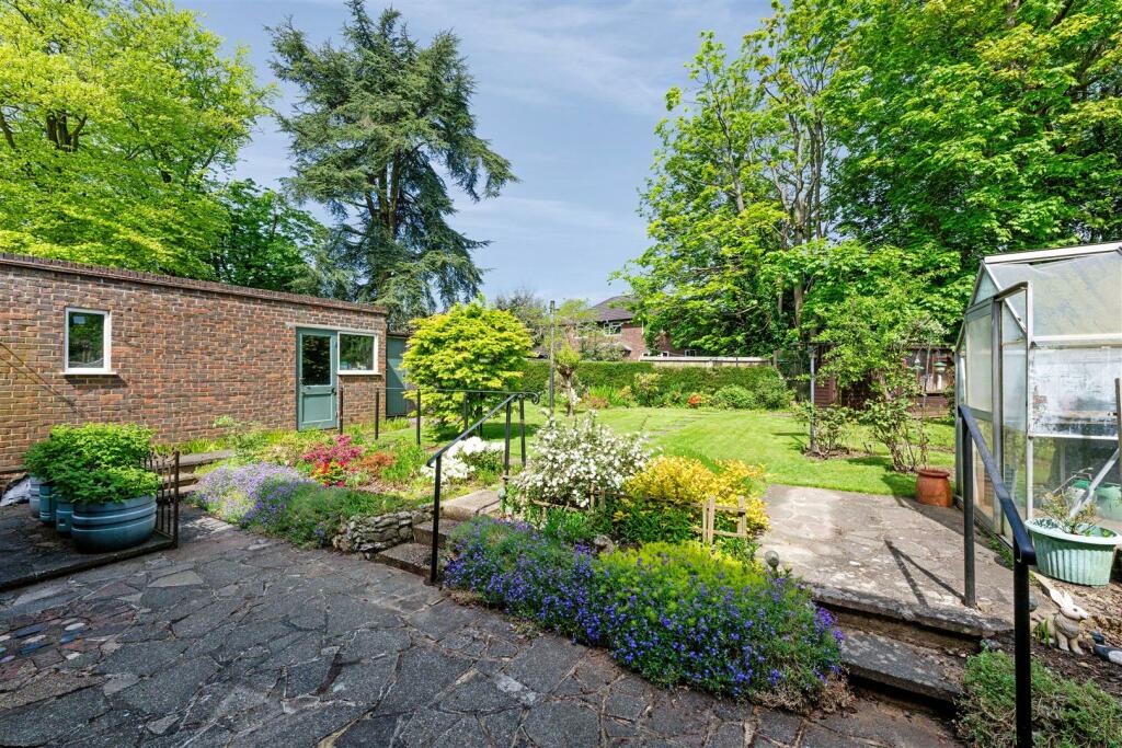 THORNFIELD ROAD, 4-32.jpg