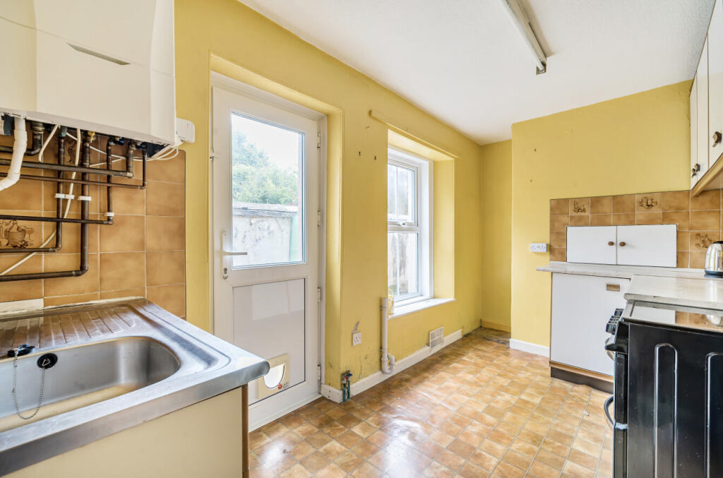 1332268-13-6888bb...