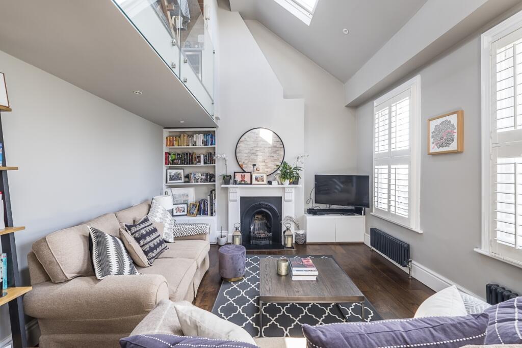 3-37-st-anns-cres...