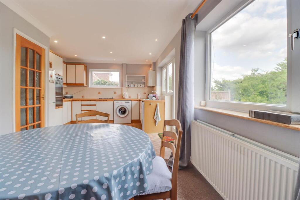 39 MARGARITE INSIDE-4.jpg