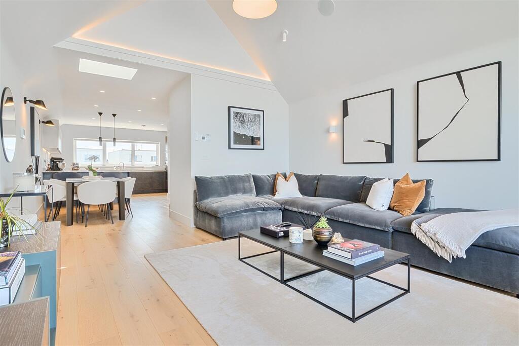 Spacious Open plan Living Space