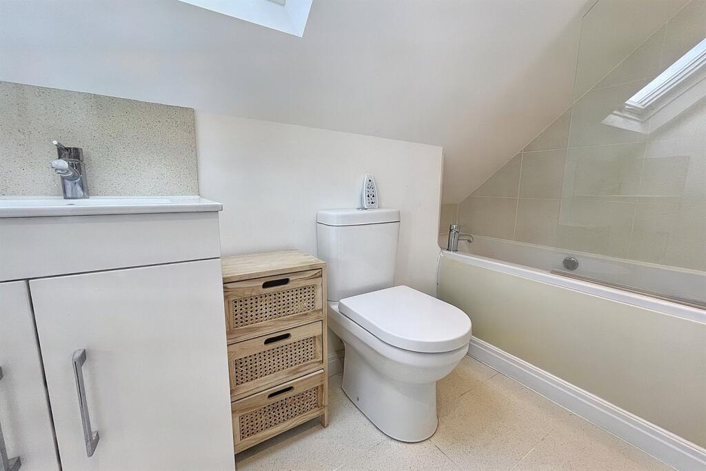 En-Suite Bathroom