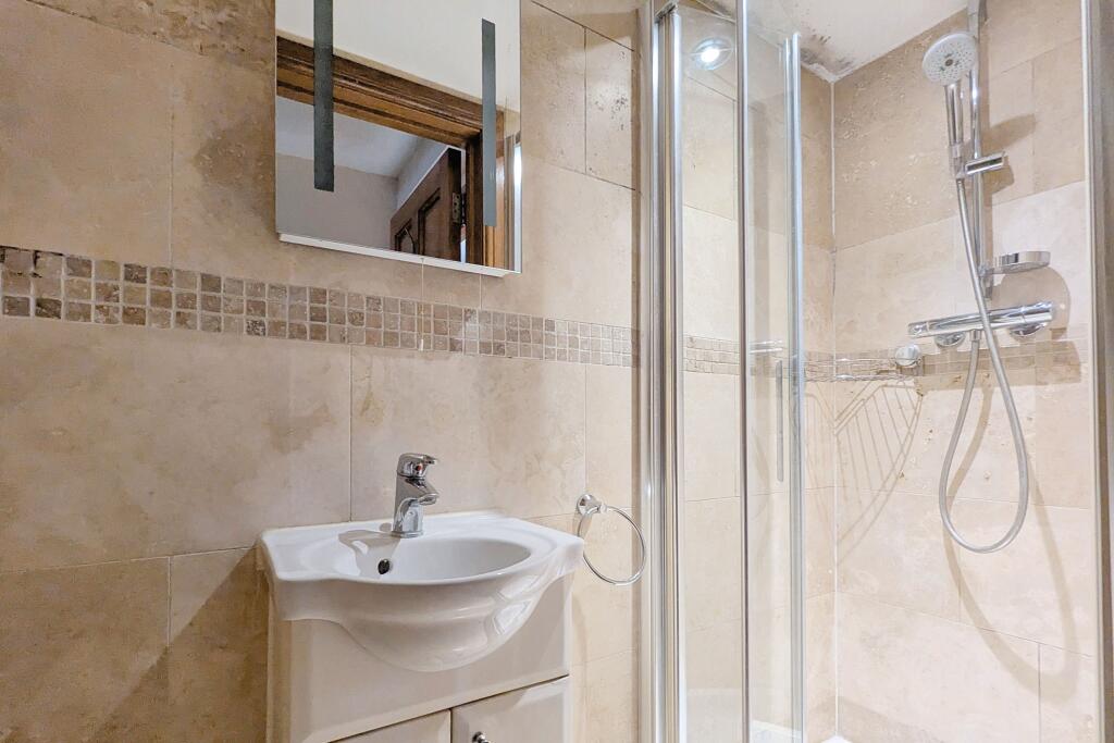 5a Furness Road, Fulham, London, SW6 2LQ