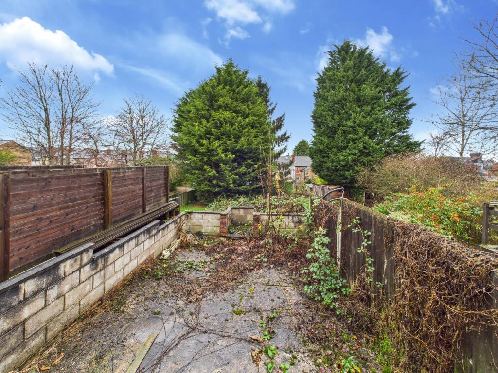 CAM03674G0-PR0690-STILL005