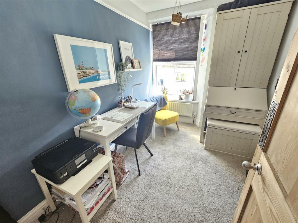 Bedroom 4.jpg