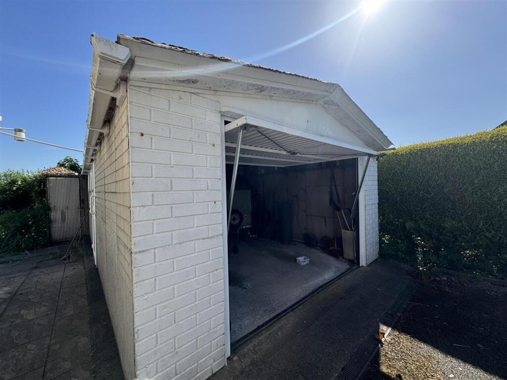 DETACHED GARAGE