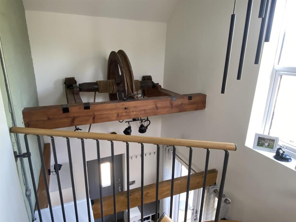 Mezzanine landing