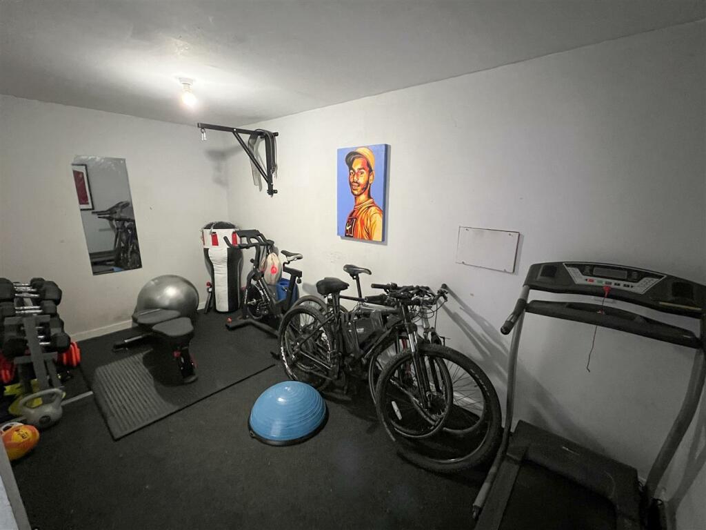 Garage  Gym.JPG