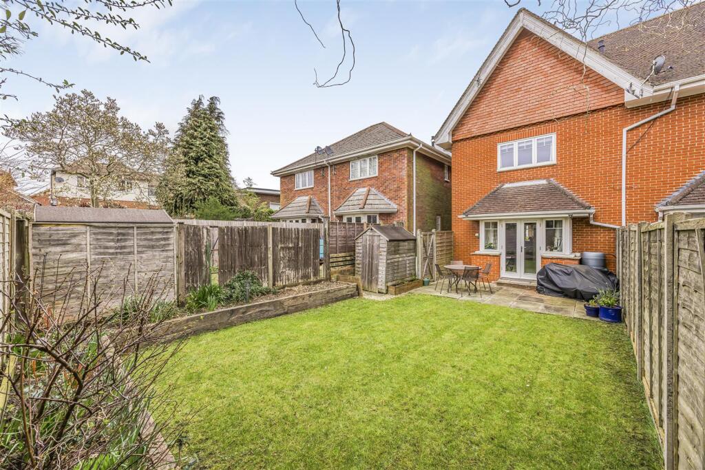 10 Castle Mews, Horndean-PorticoMarketing-SoldBy-3